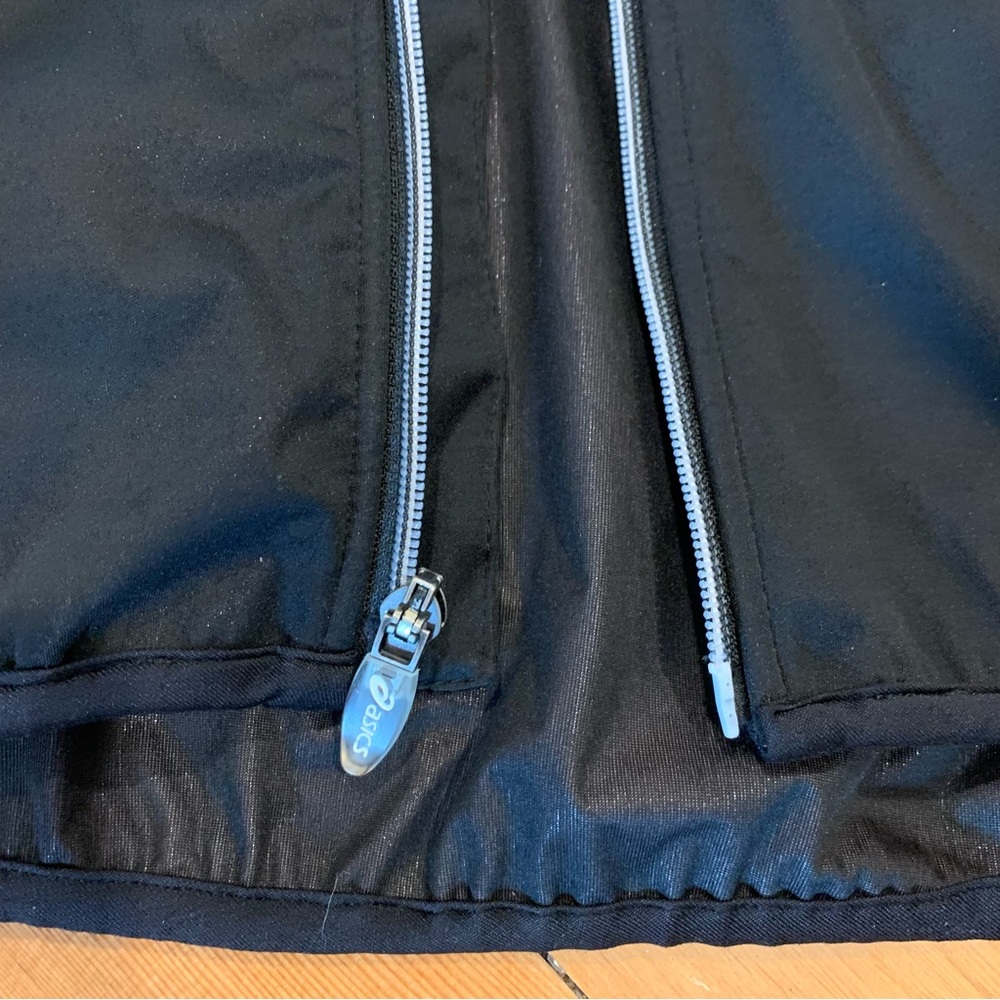 Women’s ASICS Running Jacket - Picture 8 of 8